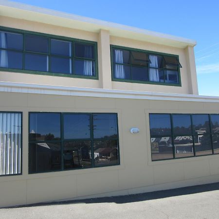 Abel Tasman Airport Motor Inn Launceston Exterior photo