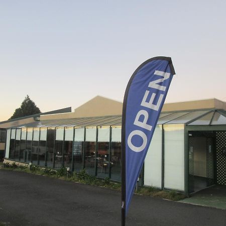 Abel Tasman Airport Motor Inn Launceston Exterior photo