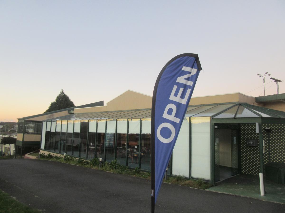 Abel Tasman Airport Motor Inn Launceston Exterior photo